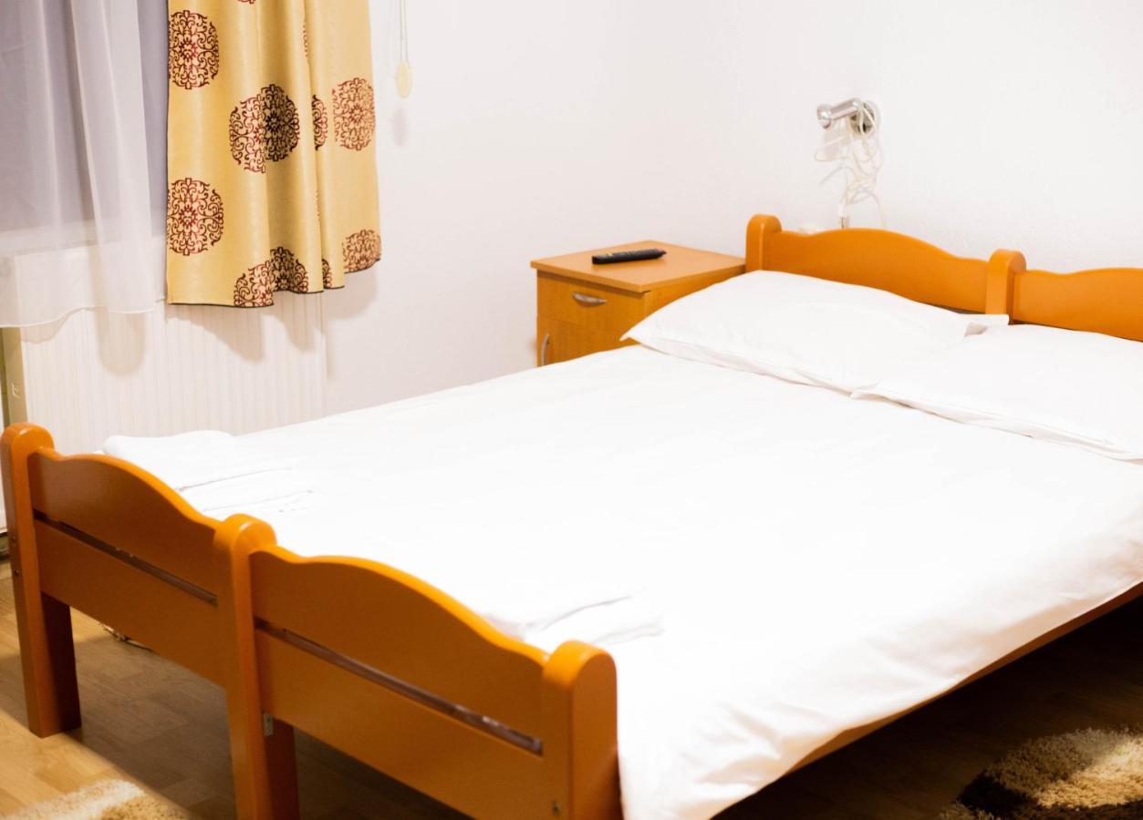 Casa Zana Buna Gherla Buitenkant foto