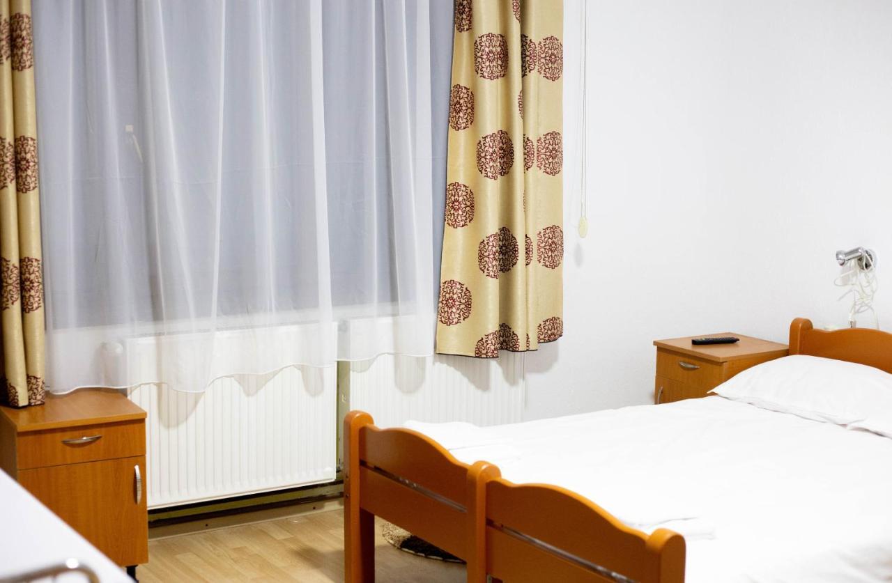 Casa Zana Buna Gherla Buitenkant foto